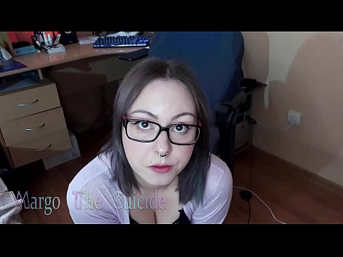 ❤️ Духтари Санобар бо айнак Дилдо амиқ дар камера ❤️ Синси босифат дар мо ﹏