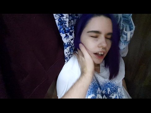 ❤️ Хоҳарамро дар ҷевон ёфт ва ба ӯ кӯмак кард ❤️ Синси босифат дар мо ﹏